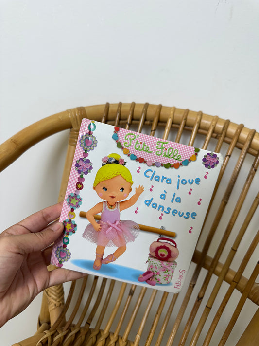 Livre clara joue a la danseuse
