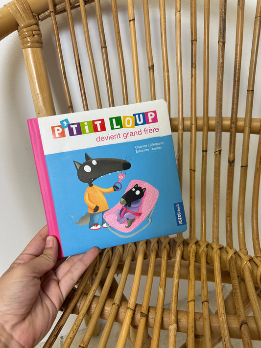 Livre petit loup devient grand frère
