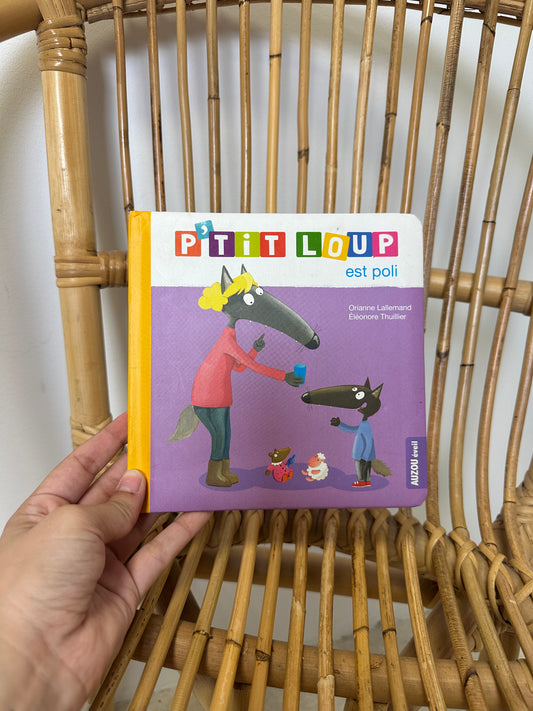 Livre petit loup est poli