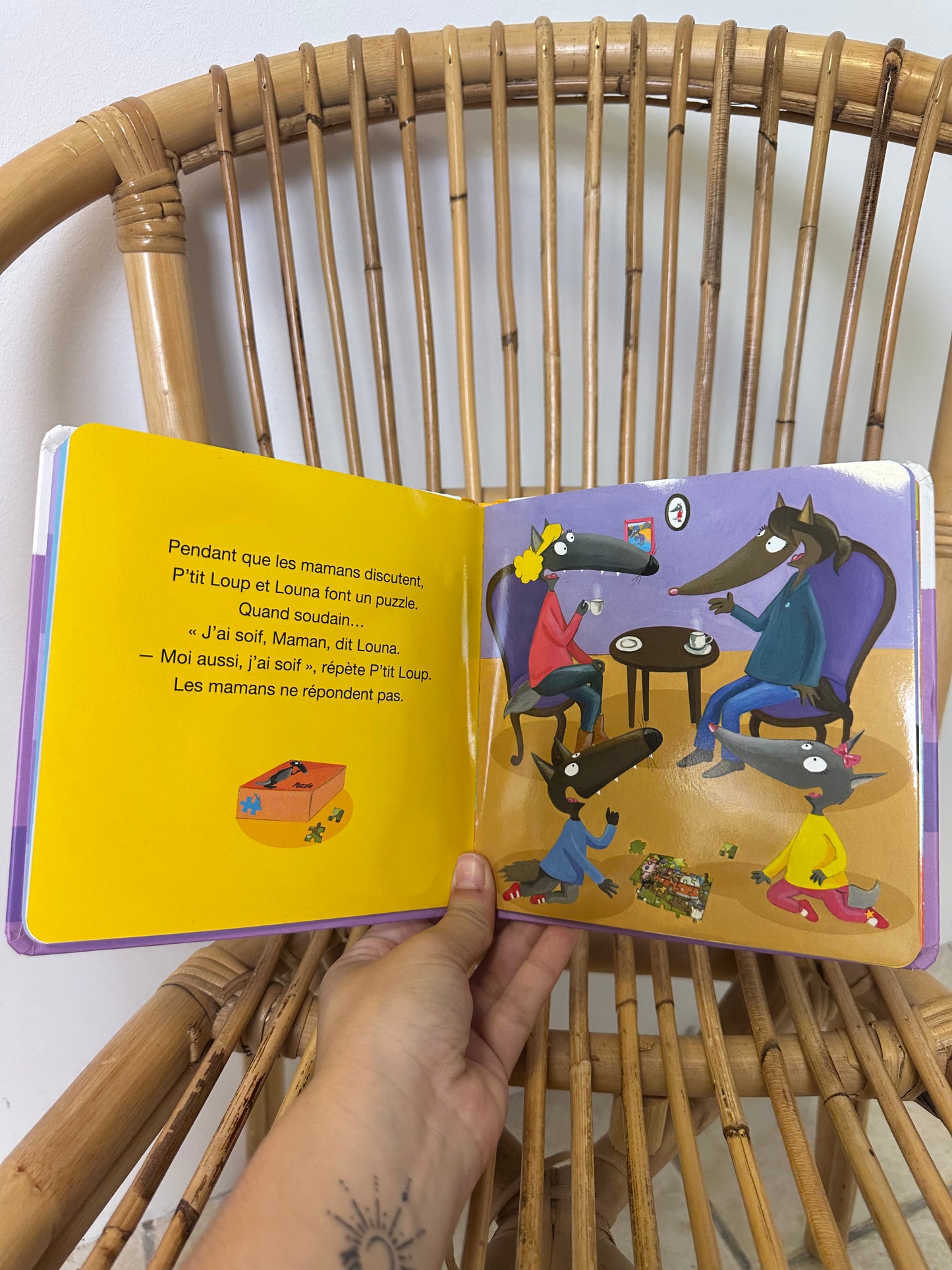 Livre petit loup est poli