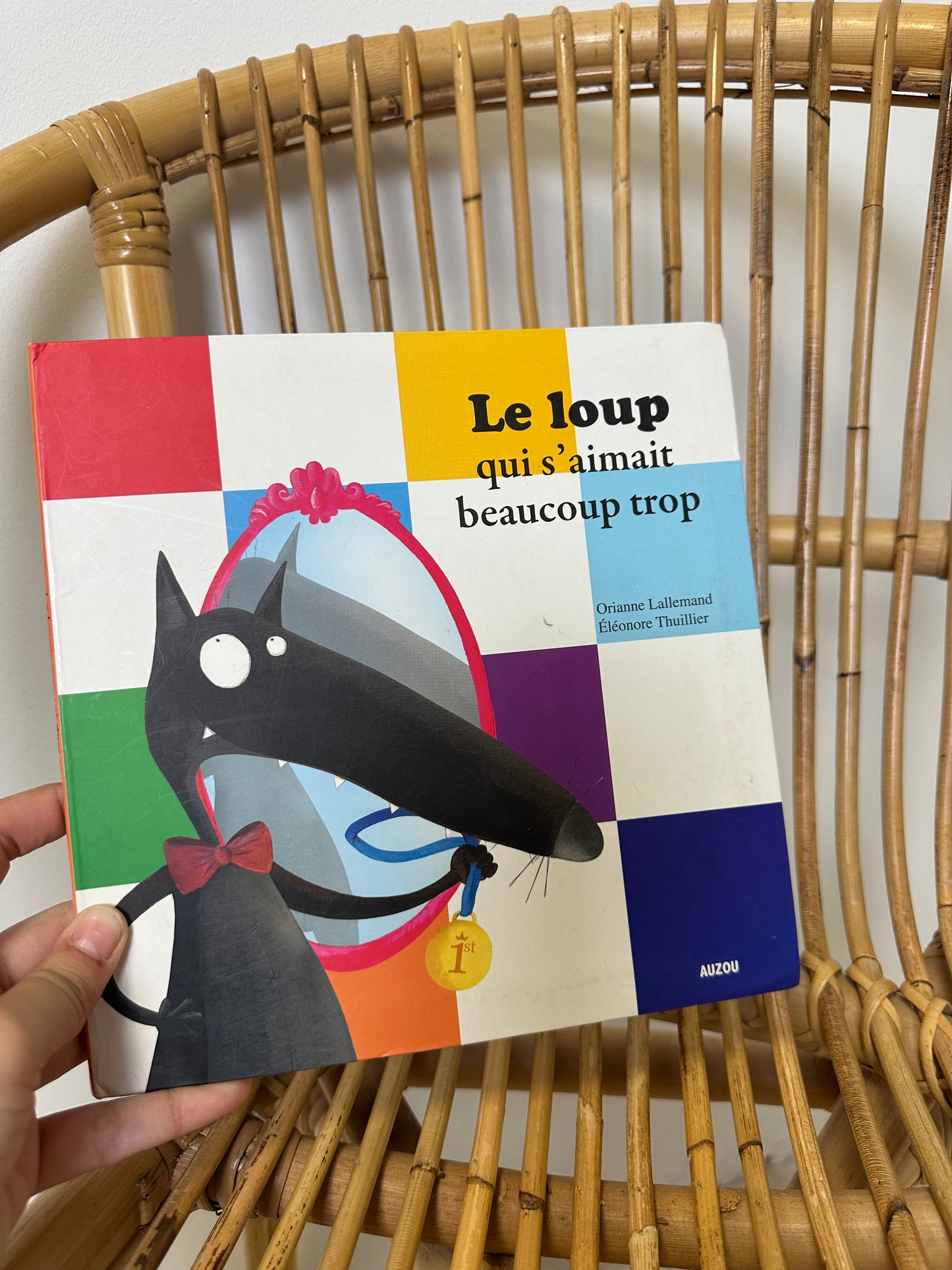 Livre le loup qui s'aimait beaucoup trop