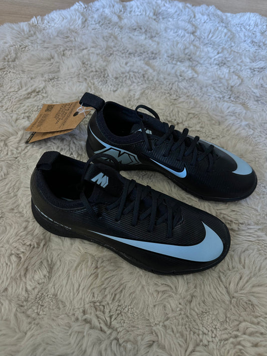 Chaussure neuve Nike pointure 34