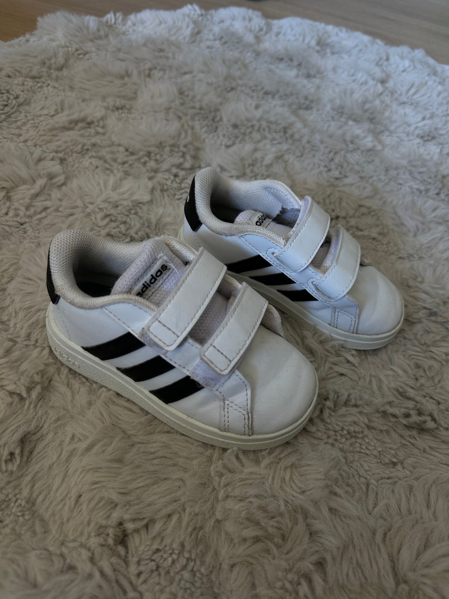 Basket Adidas pointure 23