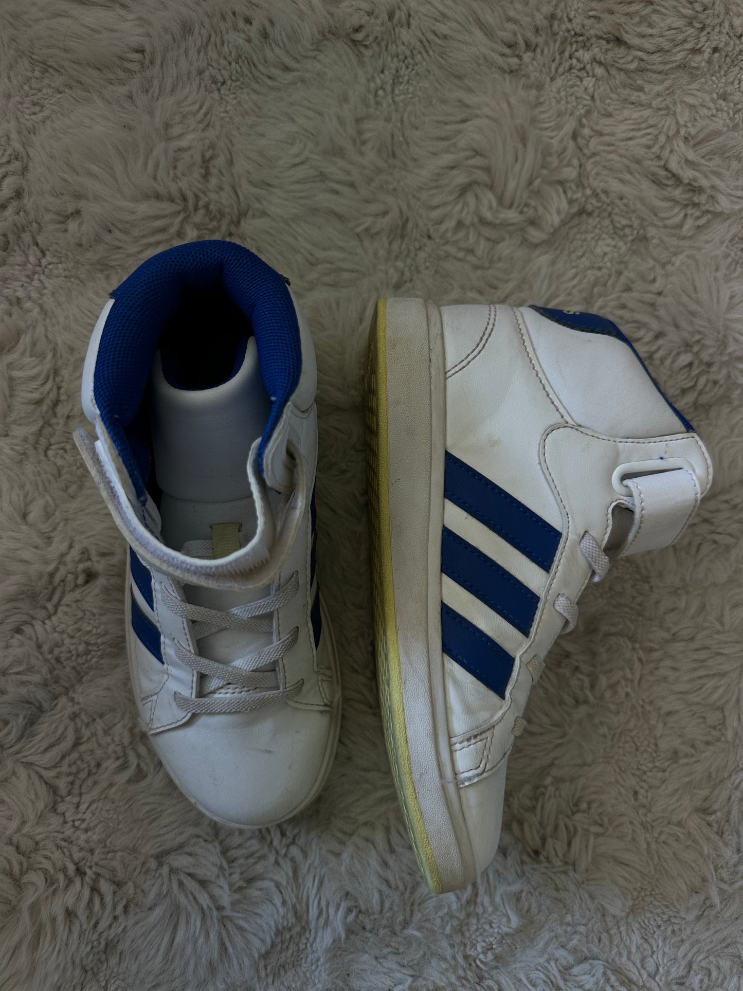 Basket Adidas pointure 34
