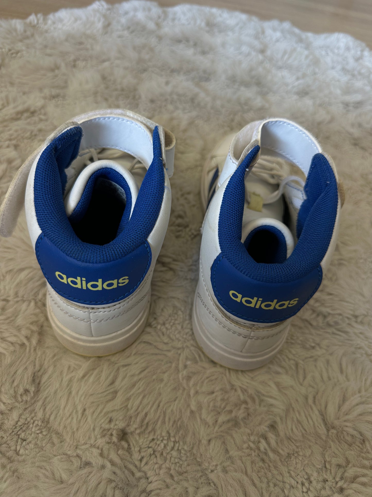 Basket Adidas pointure 34