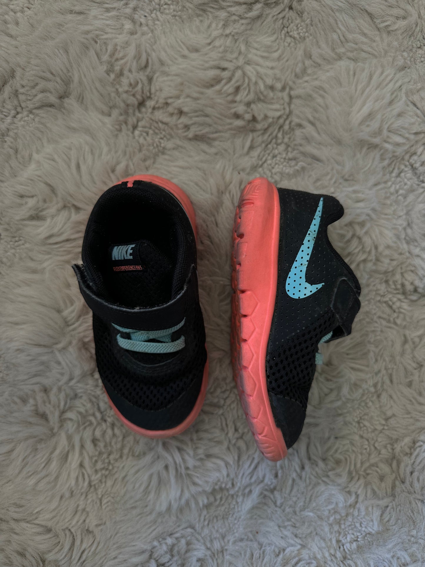Basket Nike pointure 23,5