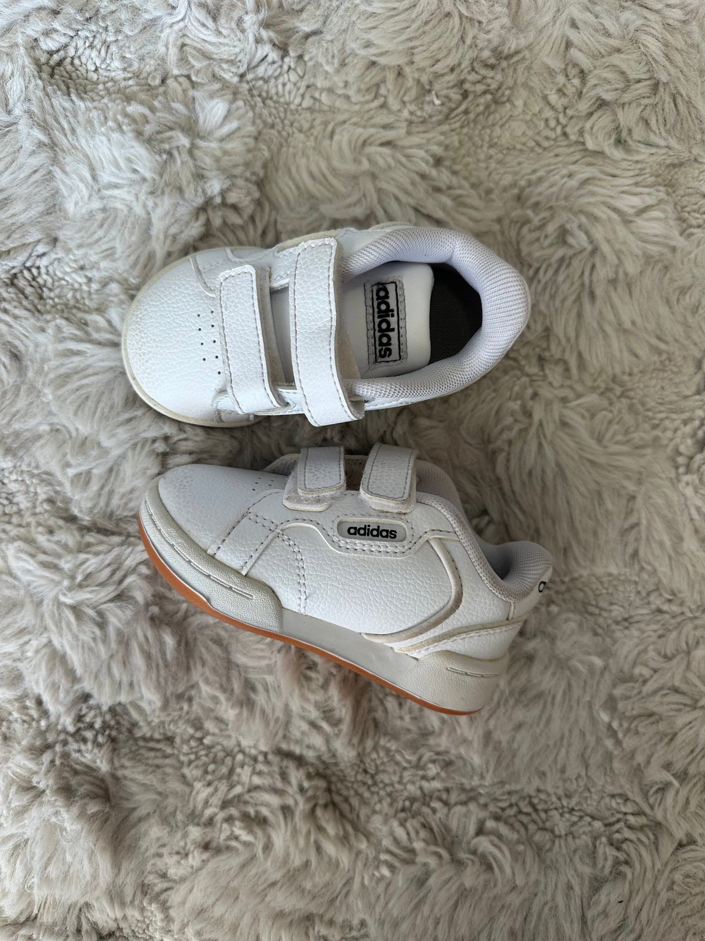 Basket Adidas pointure 20
