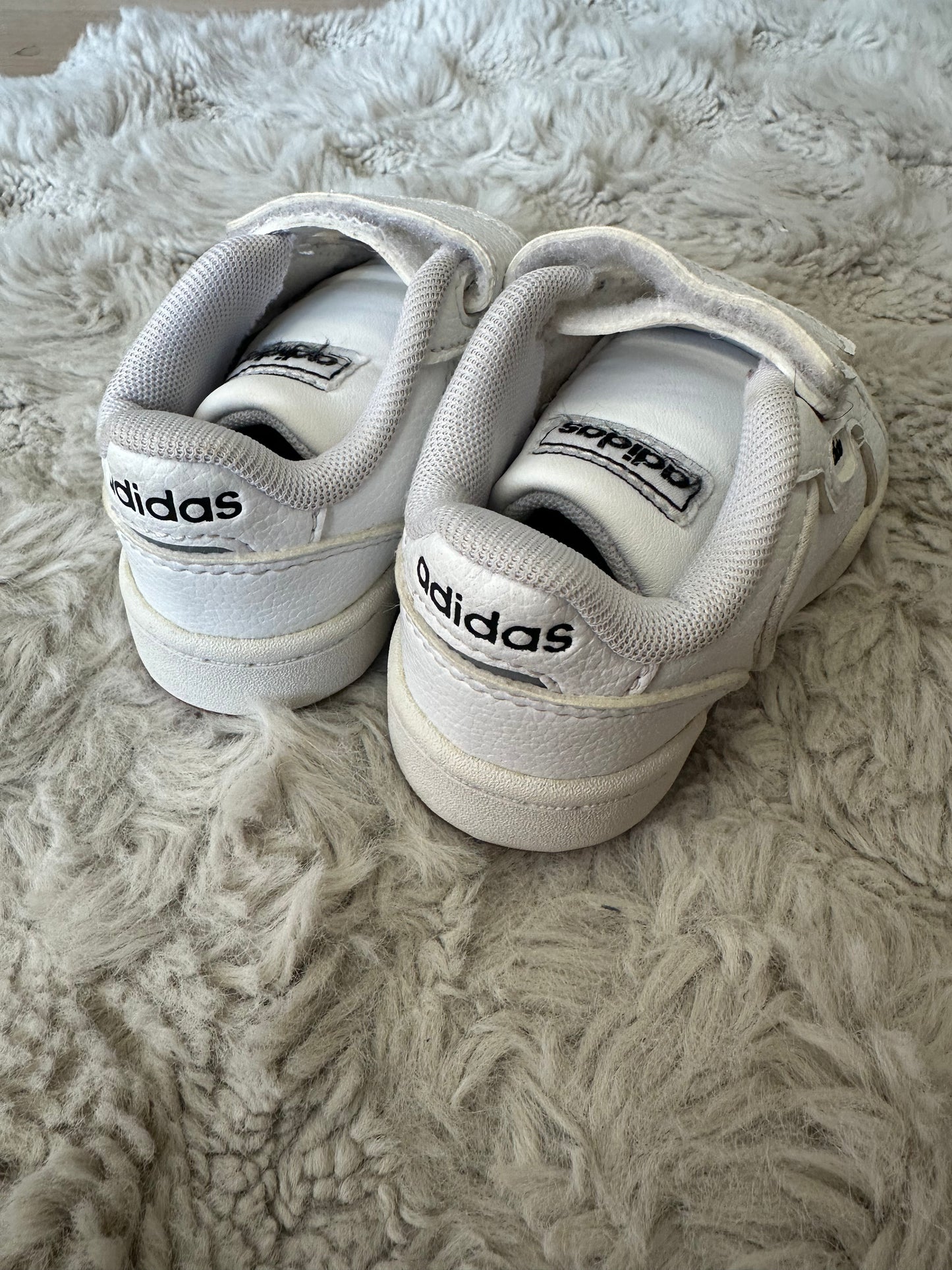 Basket Adidas pointure 20