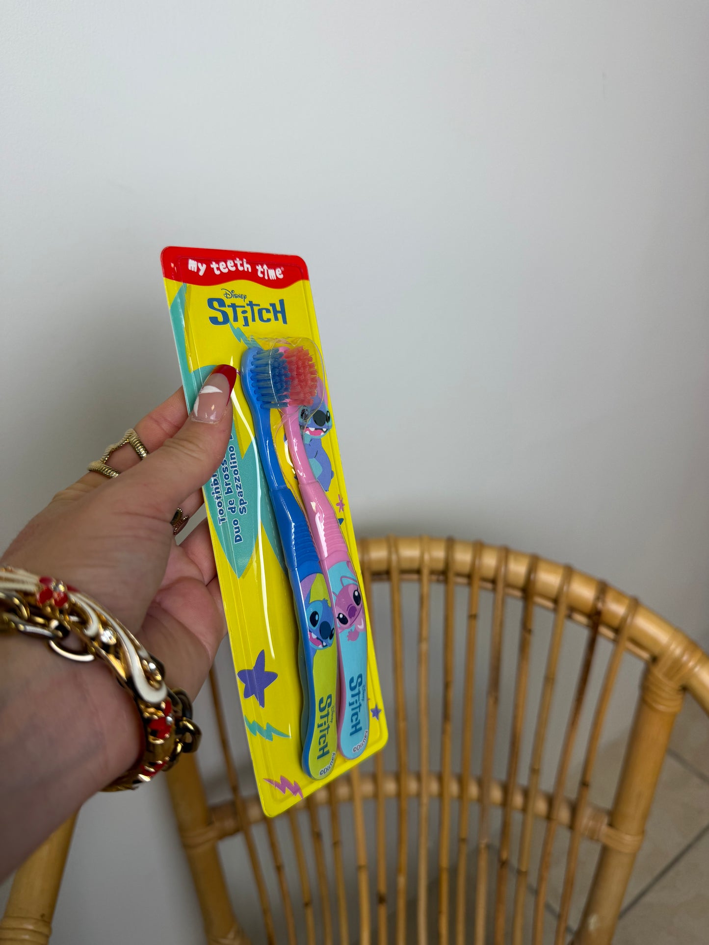 Lot 2 brosses à dents Stitch