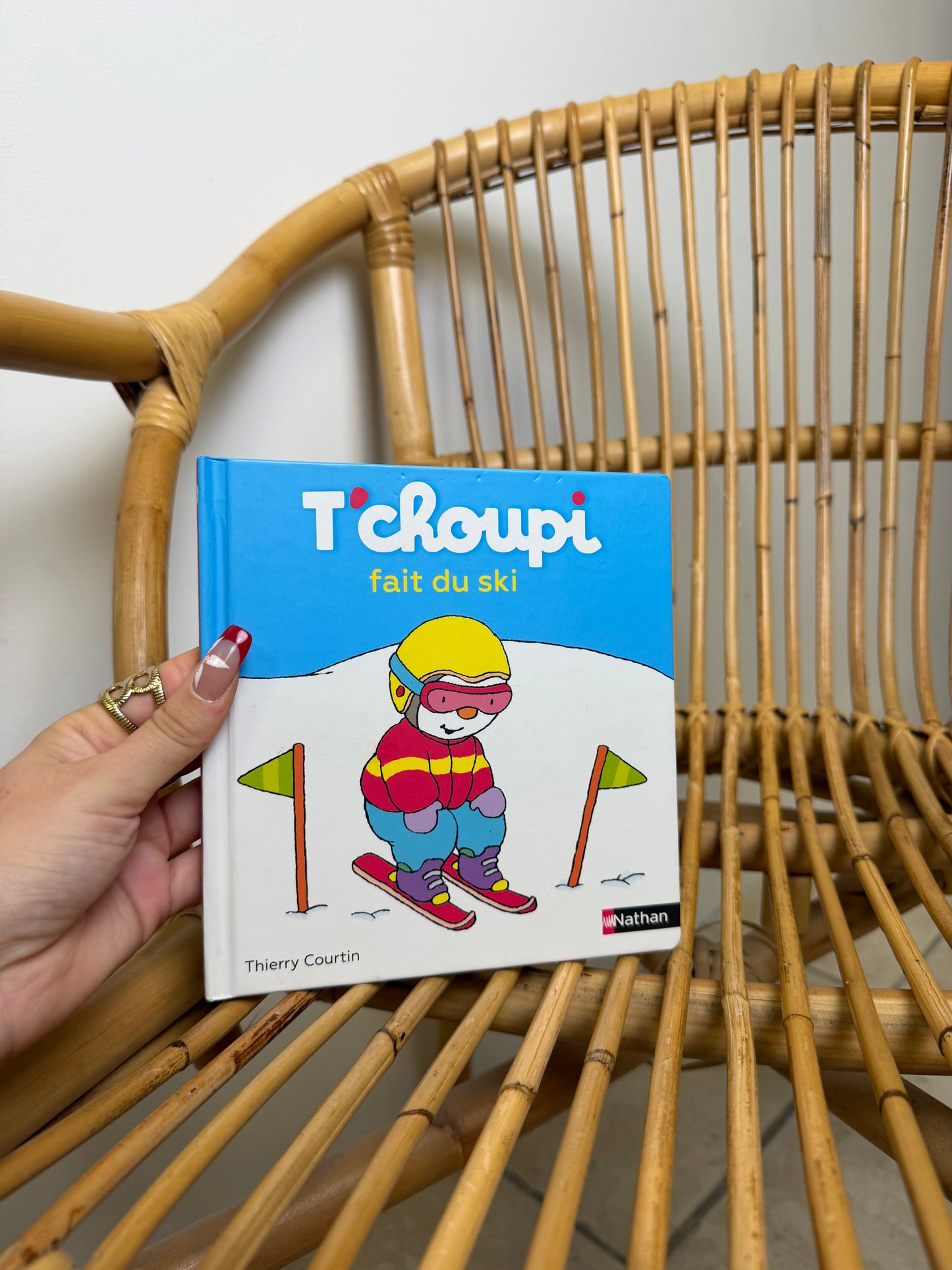 Livre Tchoupi fait du ski