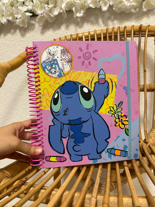 Carnet de coloriage Stitch